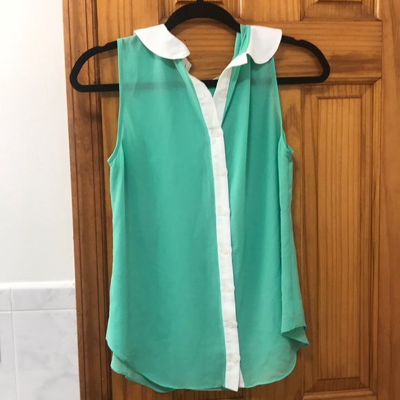 Sleeveless top - Picture 2 of 2